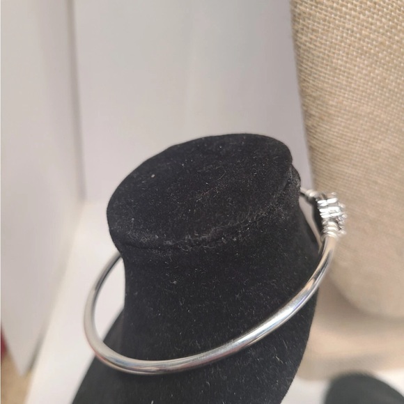 Pandora Snowflake Bracelet NWT - Picture 2 of 3